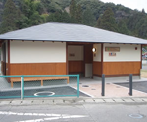 自然環境整備交付金事業　東海自然歩道富士川公衆トイレ建築工事